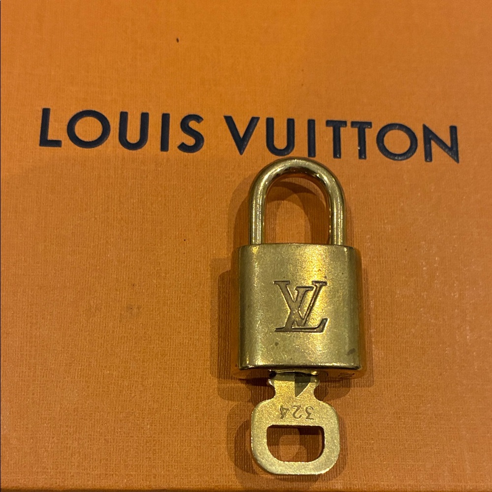Louis Vuitton Gold Lock and Key Set👝
